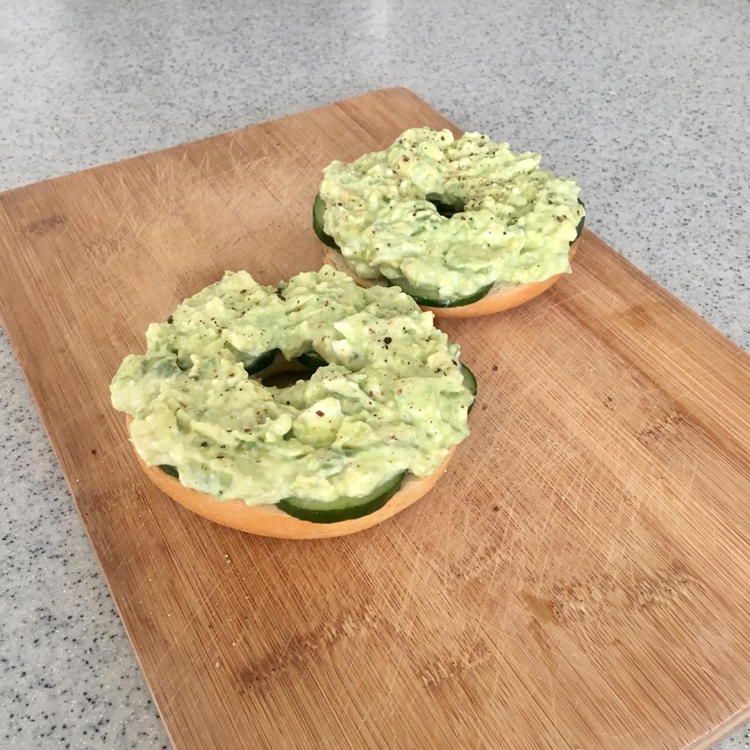 【在美味中减脂增肌】牛油果鸡蛋沙拉三明治（不含蛋黄酱健康版）