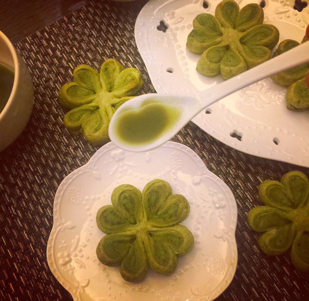 【幸福四叶草】 抹茶豆沙四叶草酥饼