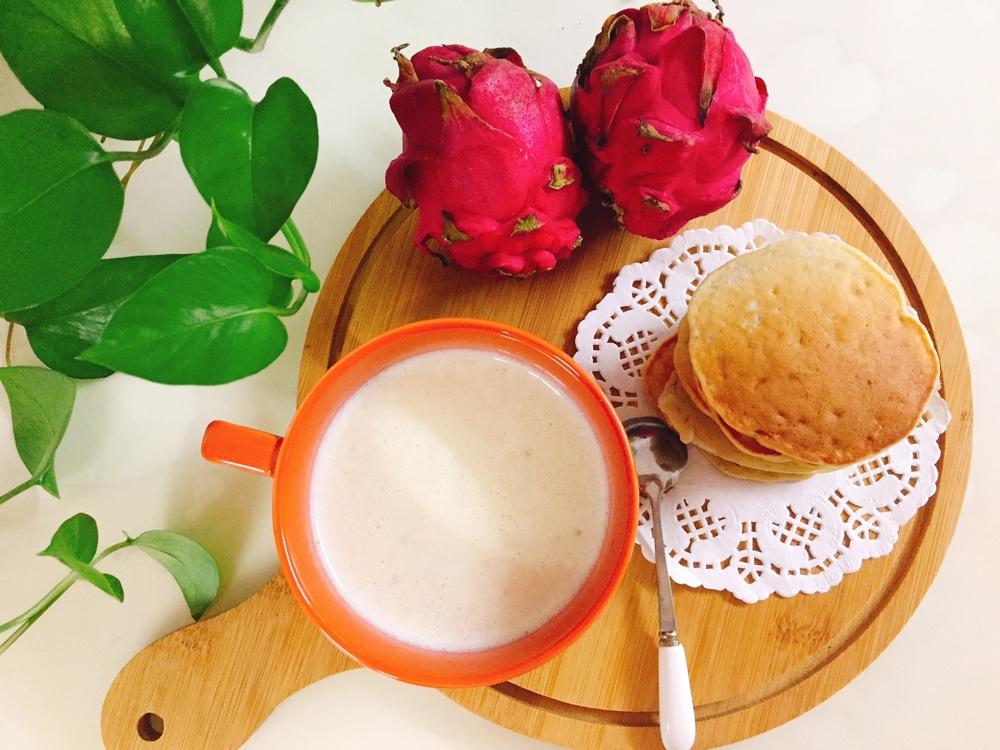 【减脂早餐】无油香蕉松饼（超简单）