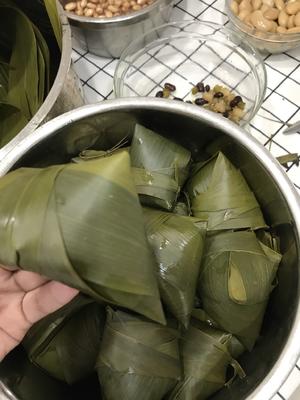 蜜枣豆沙粽子（附无绳包粽子视频）的做法 步骤4