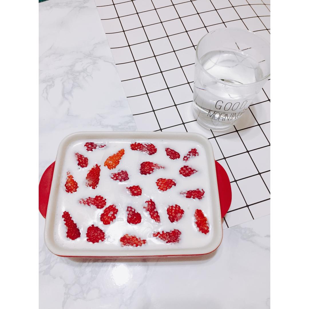 日本大热的草莓牛奶羊羹