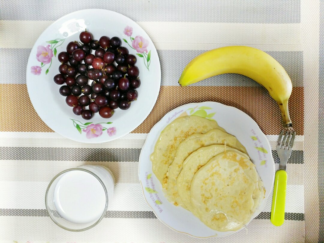 【减脂早餐】无油香蕉松饼（超简单）