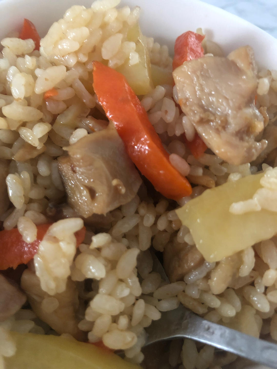 电饭煲版香菇鸡腿肉焖饭便当