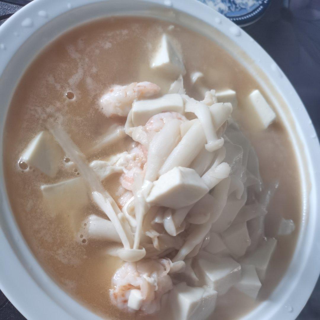 豆腐鲜虾菇菌汤