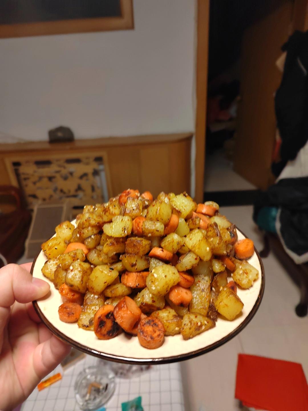 孜然火腿土豆丁