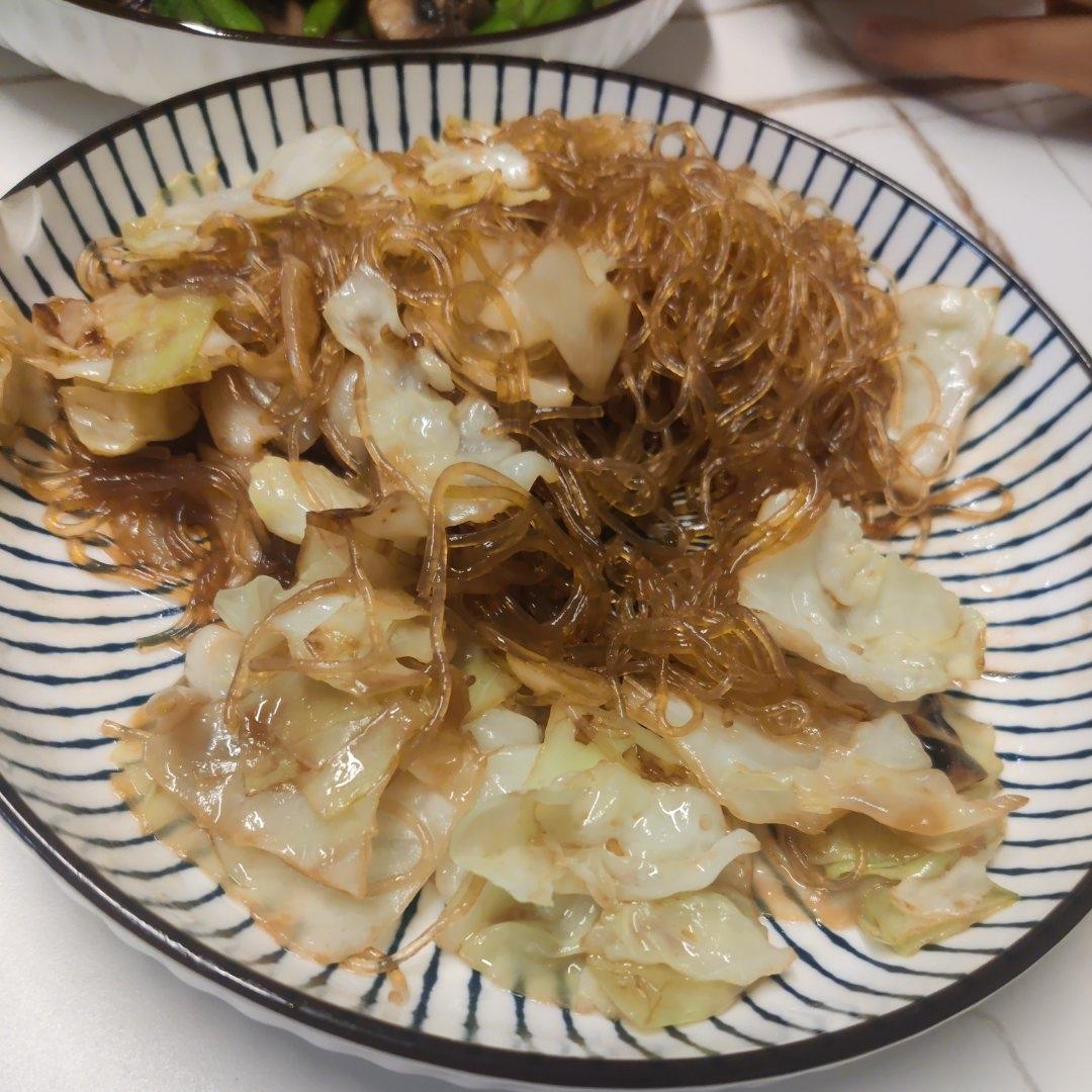 最近爱吃粉丝粉条～包菜炒粉丝