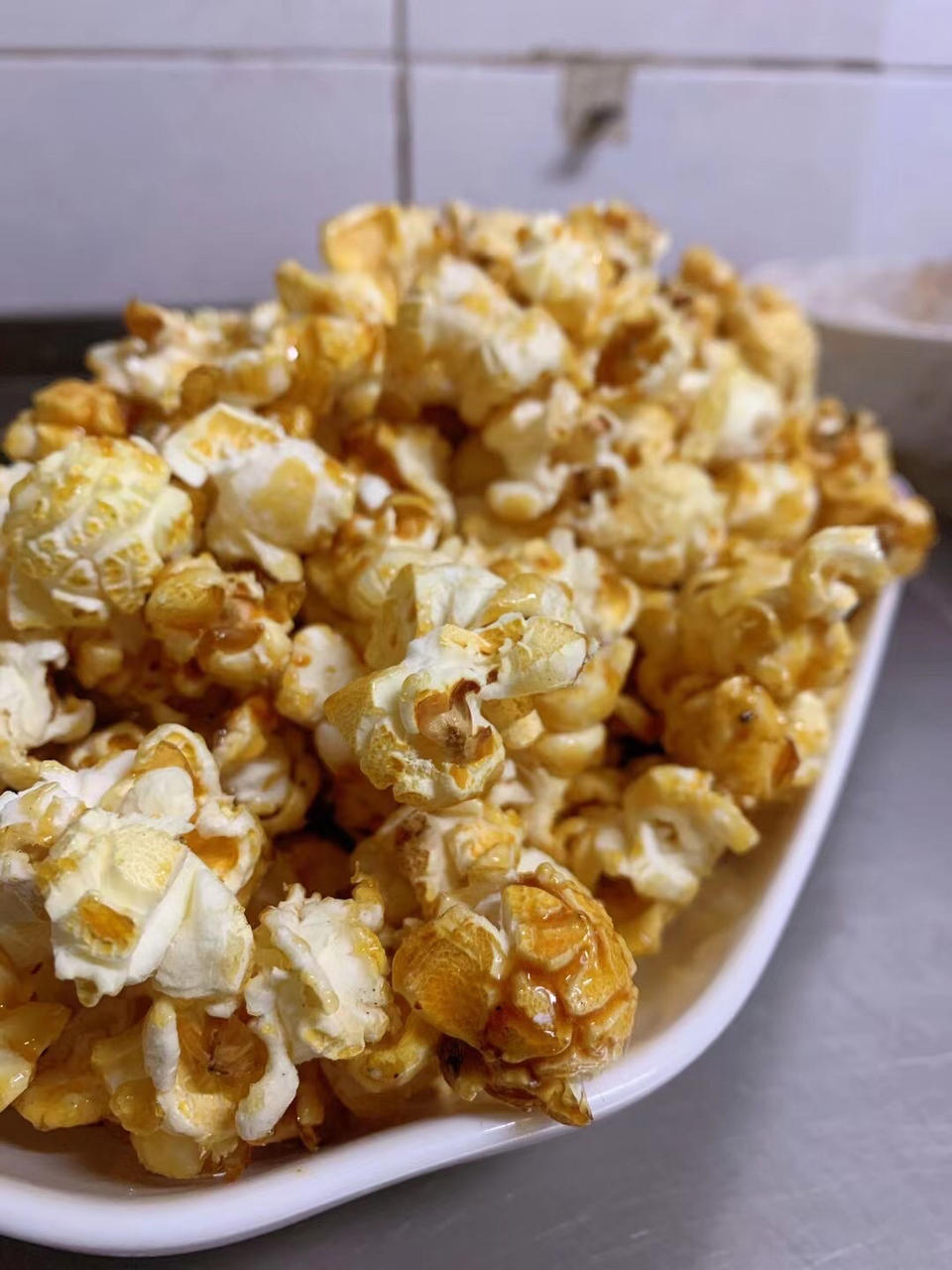 【焦糖爆米花】在家也能做出电影院的爆米花。