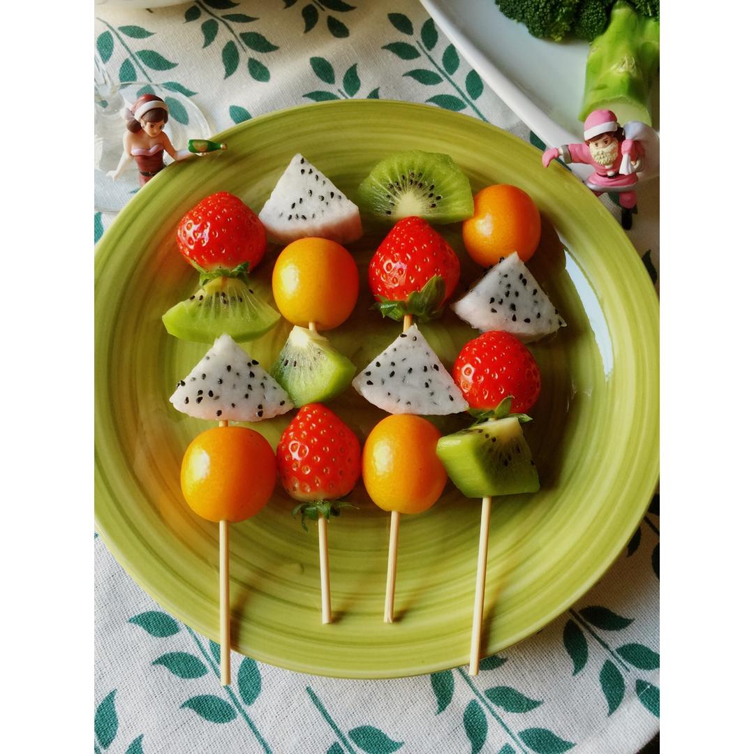 小试牛刀做的花样水果串