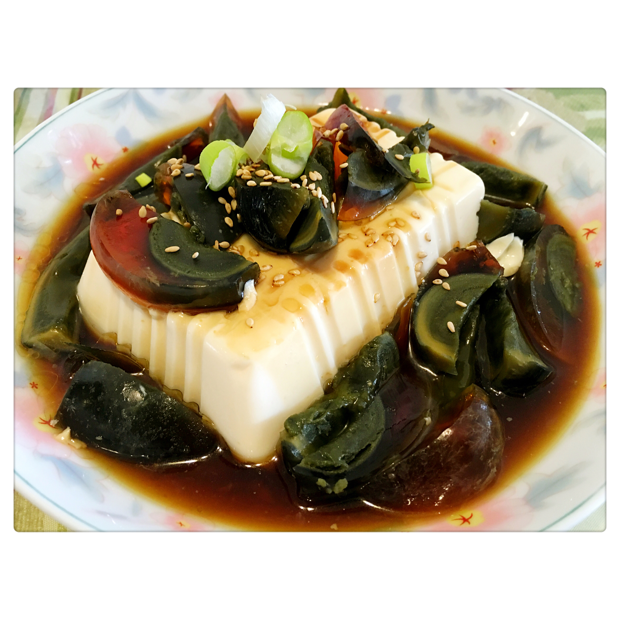 凉拌皮蛋豆腐