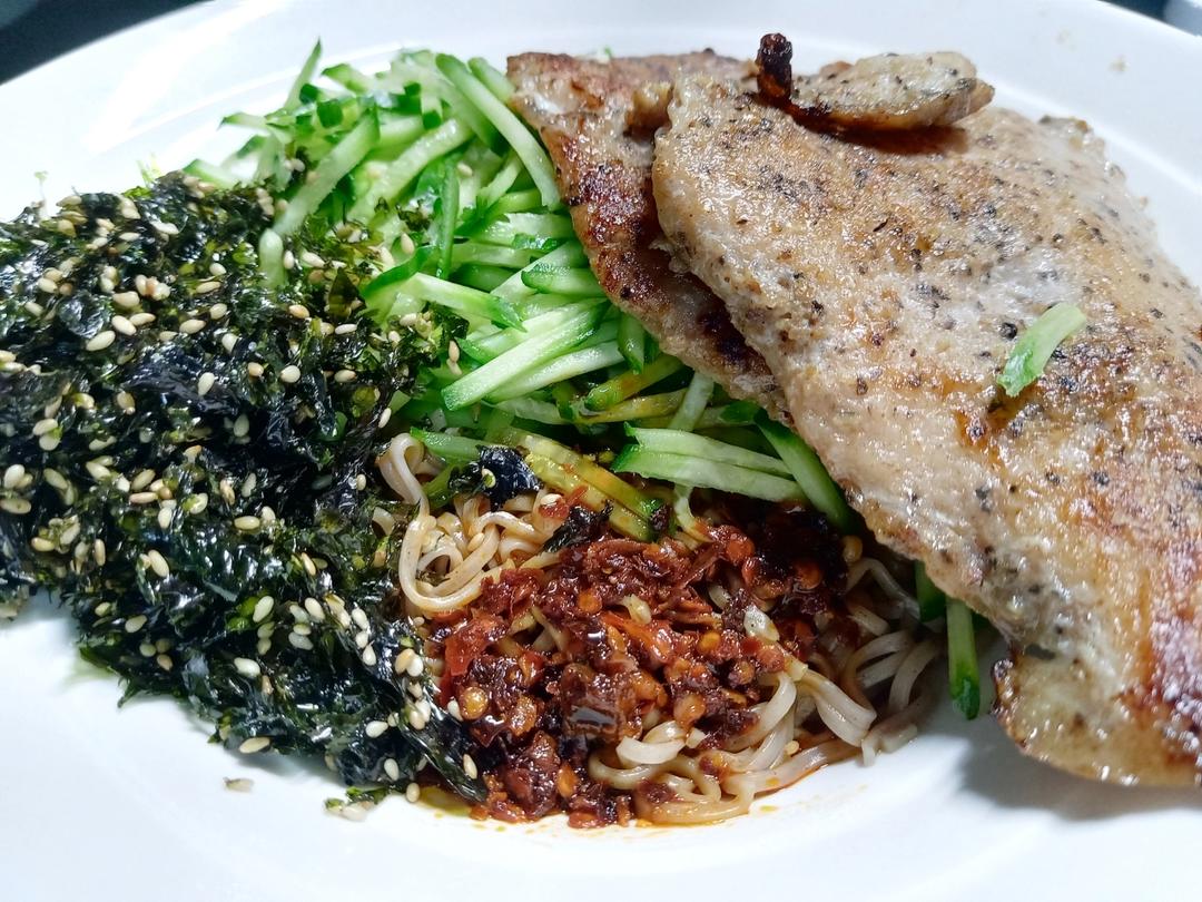 好吃到舔盘的老干妈拌面❗️连吃三天也不够