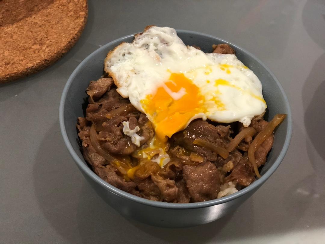 日式肥牛饭