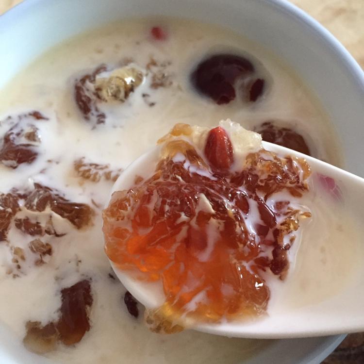 hi林雨做的{何故居}桃胶奶