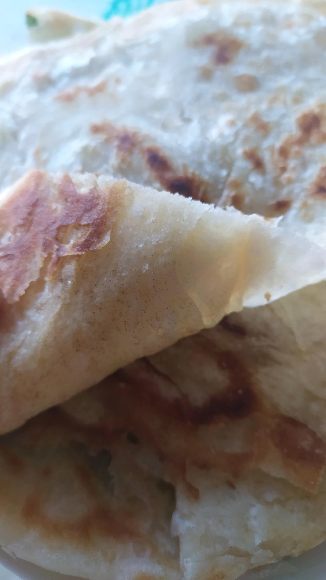 烙饼不硬的小窍门 掌握了你也能看出柔软多层凉了不硬的小油饼