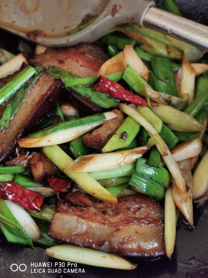 蒜苗炒腊肉
