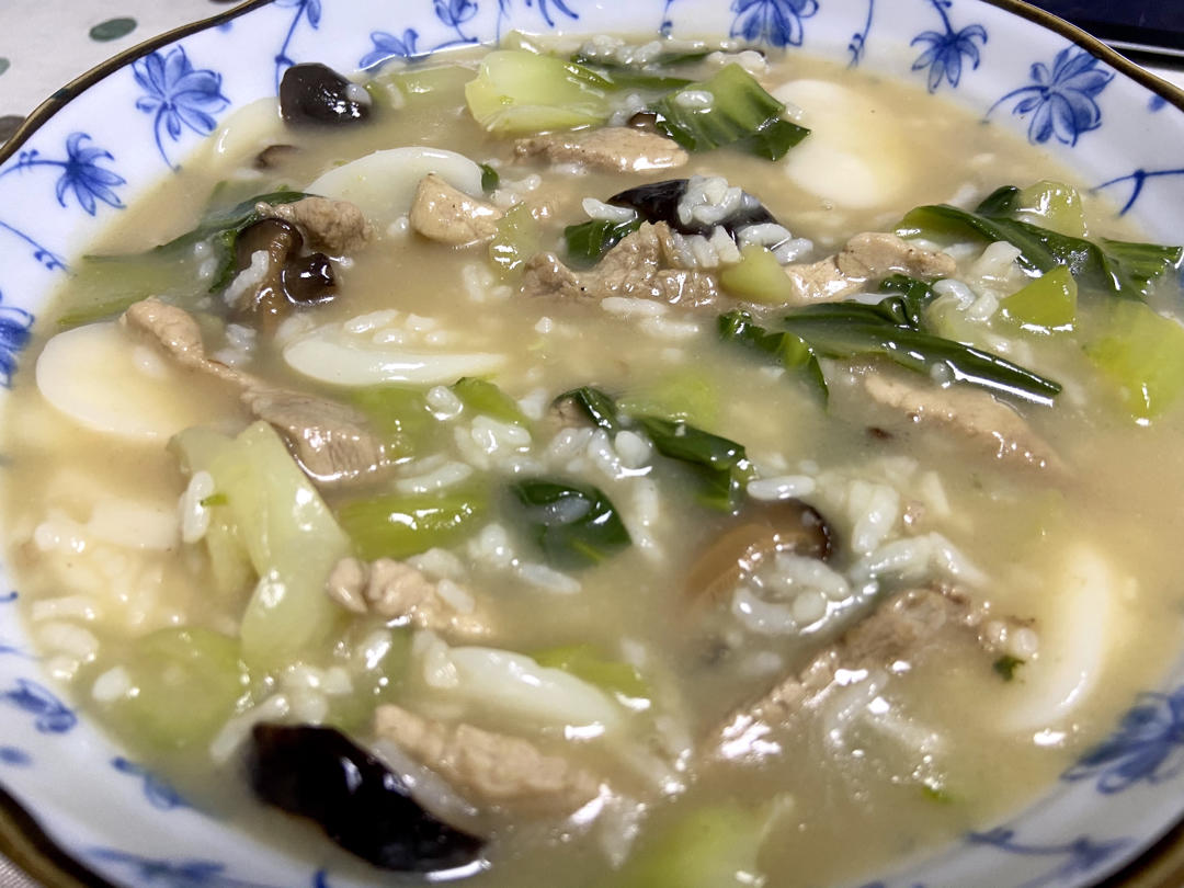 中午来碗白菜肉丝汤年糕