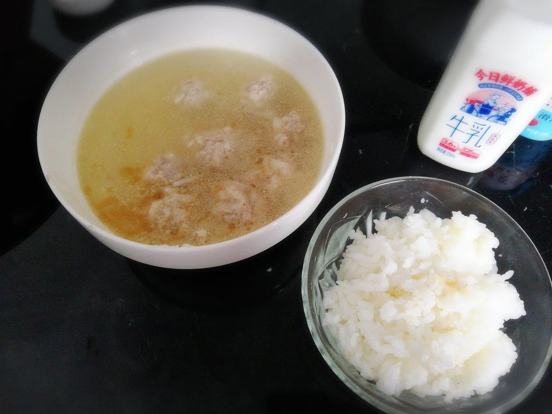 一碗清甜鲜美的萝卜丝肉丸汤