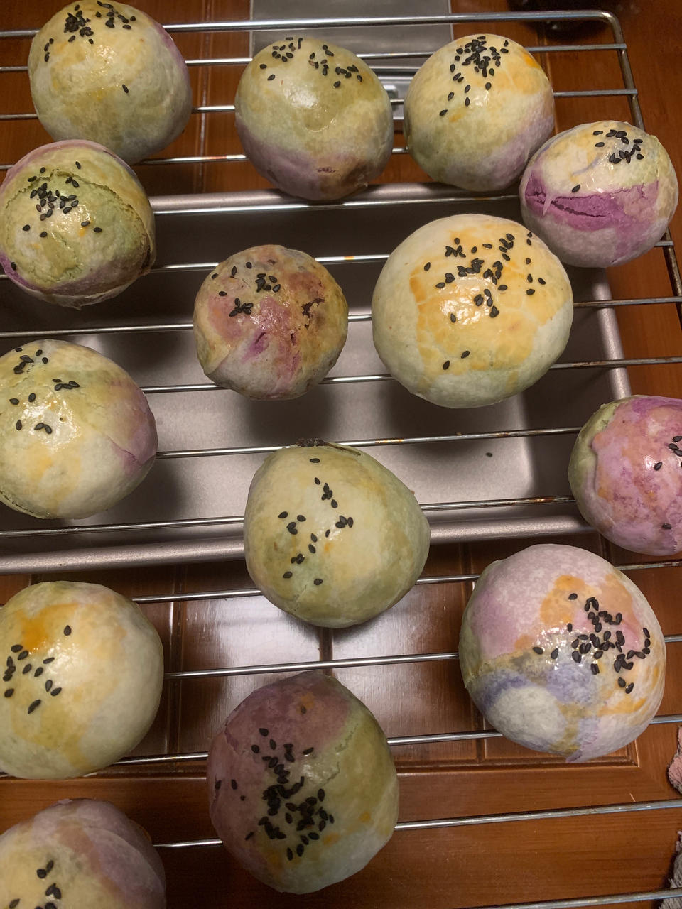 彩虹渐变蛋黄酥（无需揉出膜）