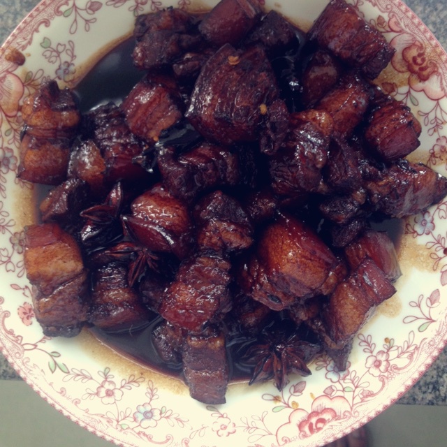 家常菜 红烧肉 喵星人小豪做的红烧肉 赞 五花肉,葱,姜,蒜,冰糖,花椒