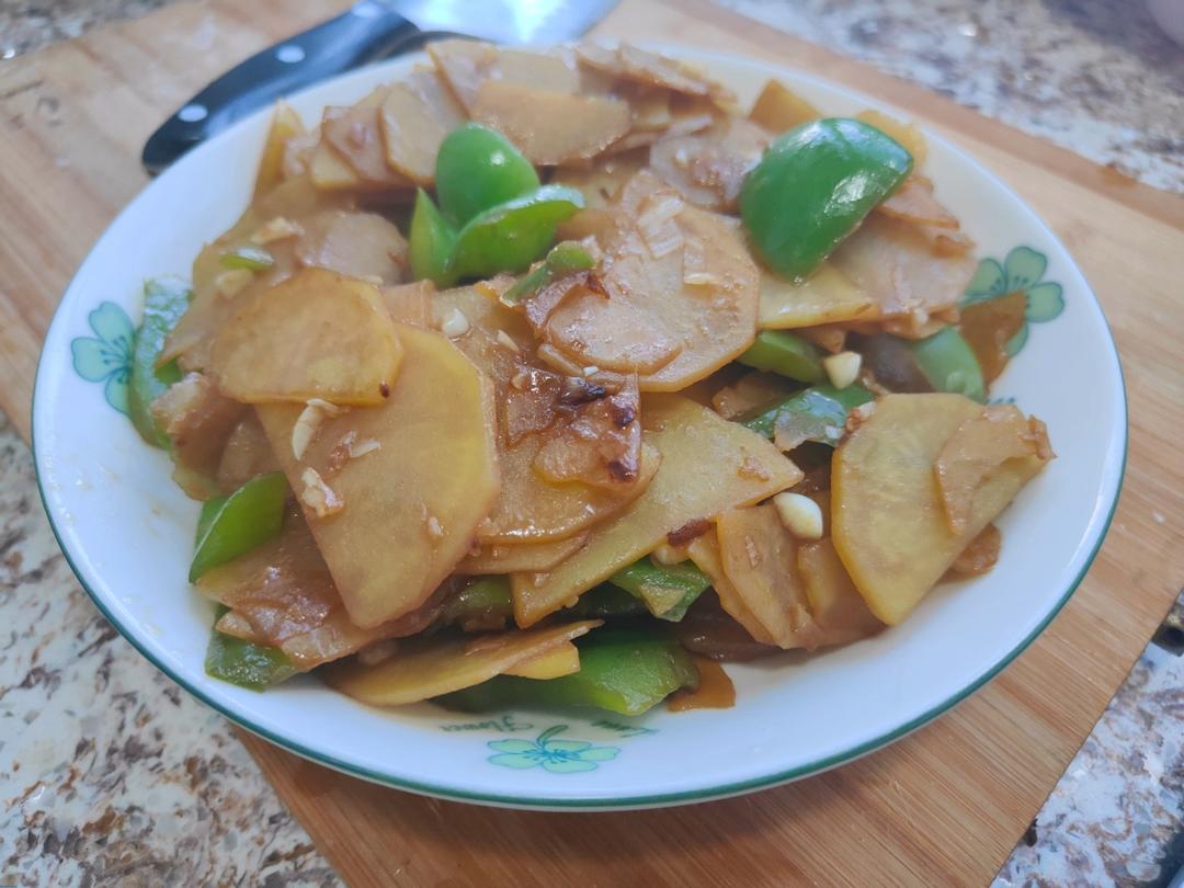 比肉都好吃的青椒炒土豆片😋简单又美味❗️