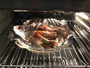 香饽饽的烤鸡腿的做法 步骤3