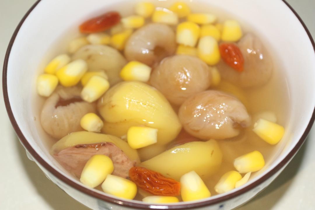 板栗玉米莲子糖水