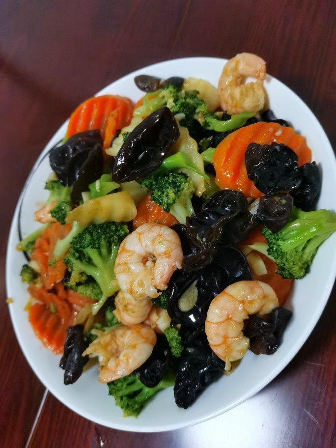 腰果虾仁炒西兰花