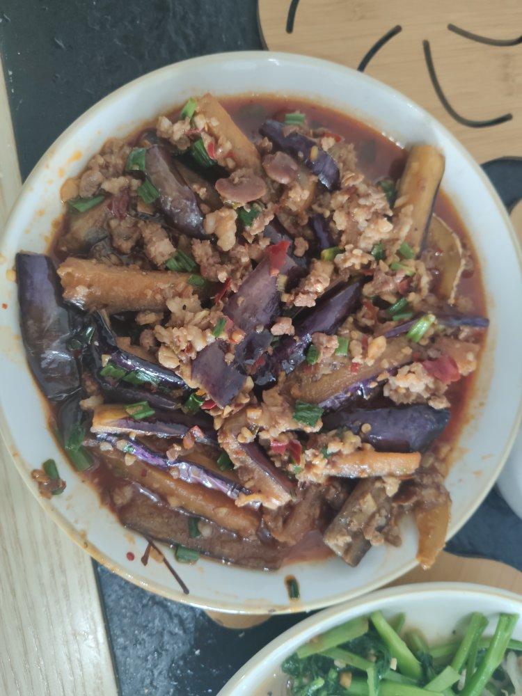 酱香肉末烧茄子