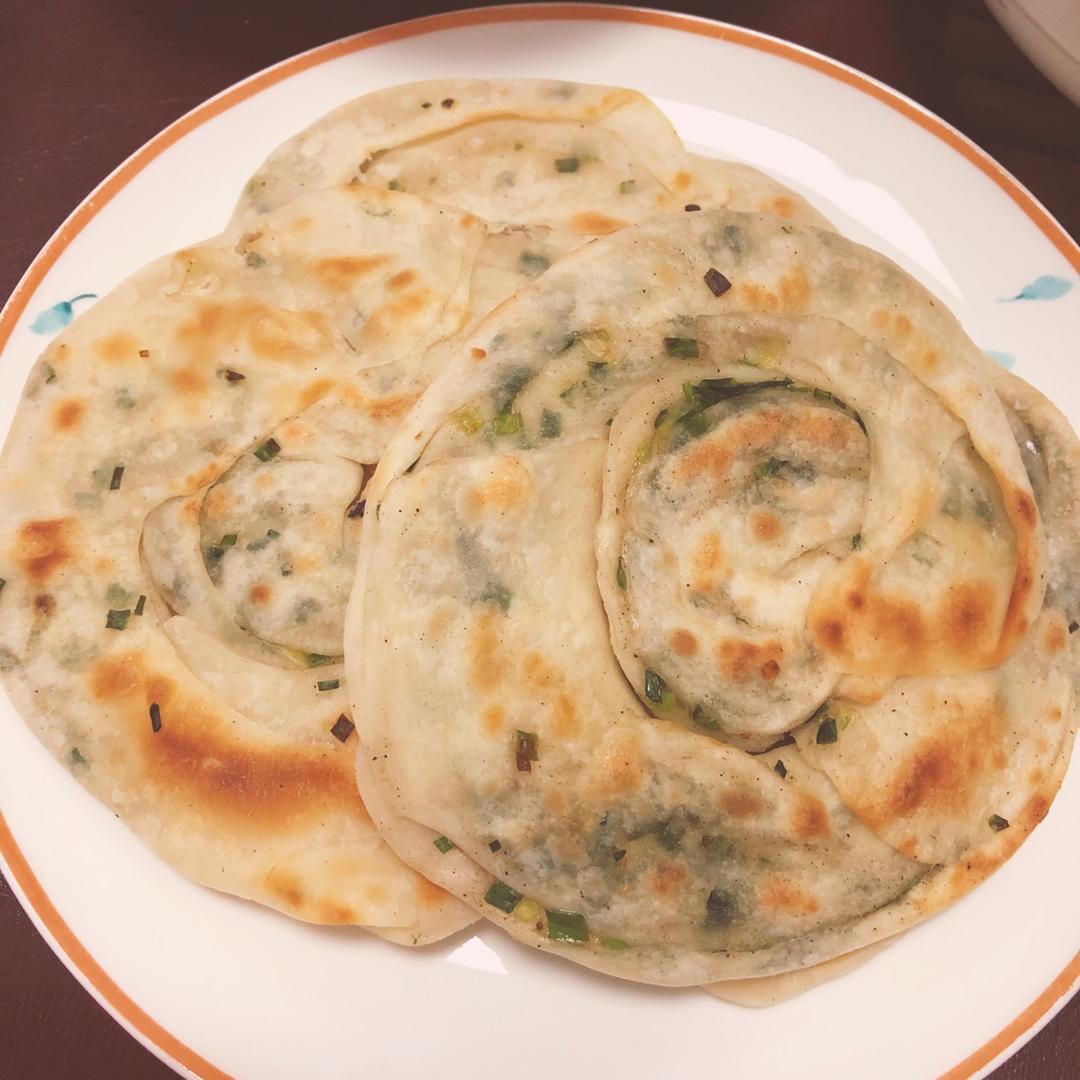 一起做早餐--饺子皮简易葱油饼