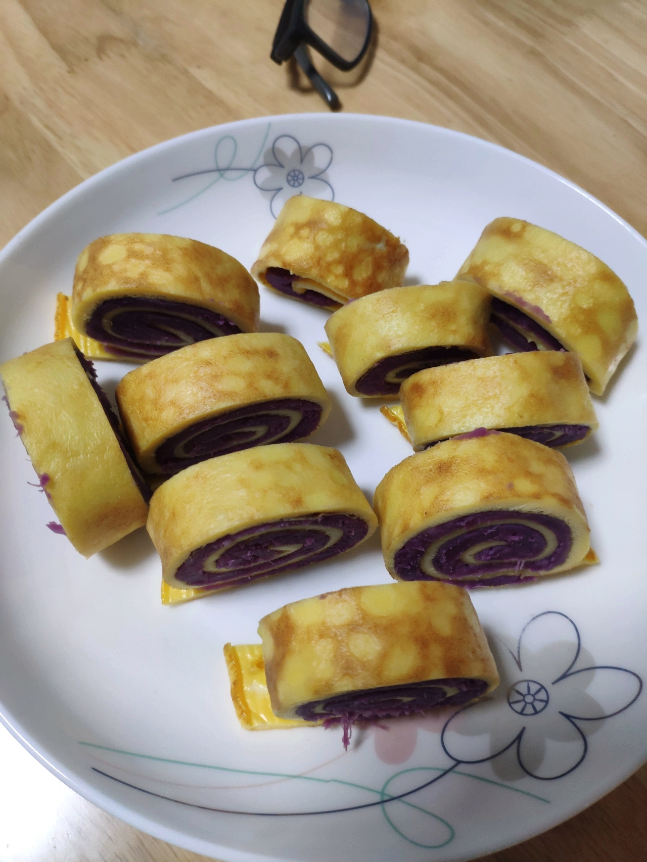 好吃的紫薯泥蛋卷，既营养又美味，快手早餐。