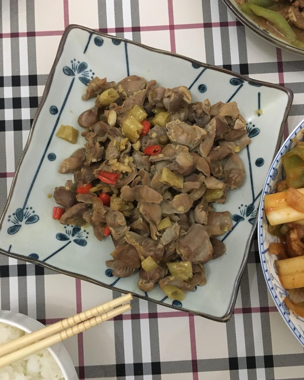 泡椒炒鸭胗