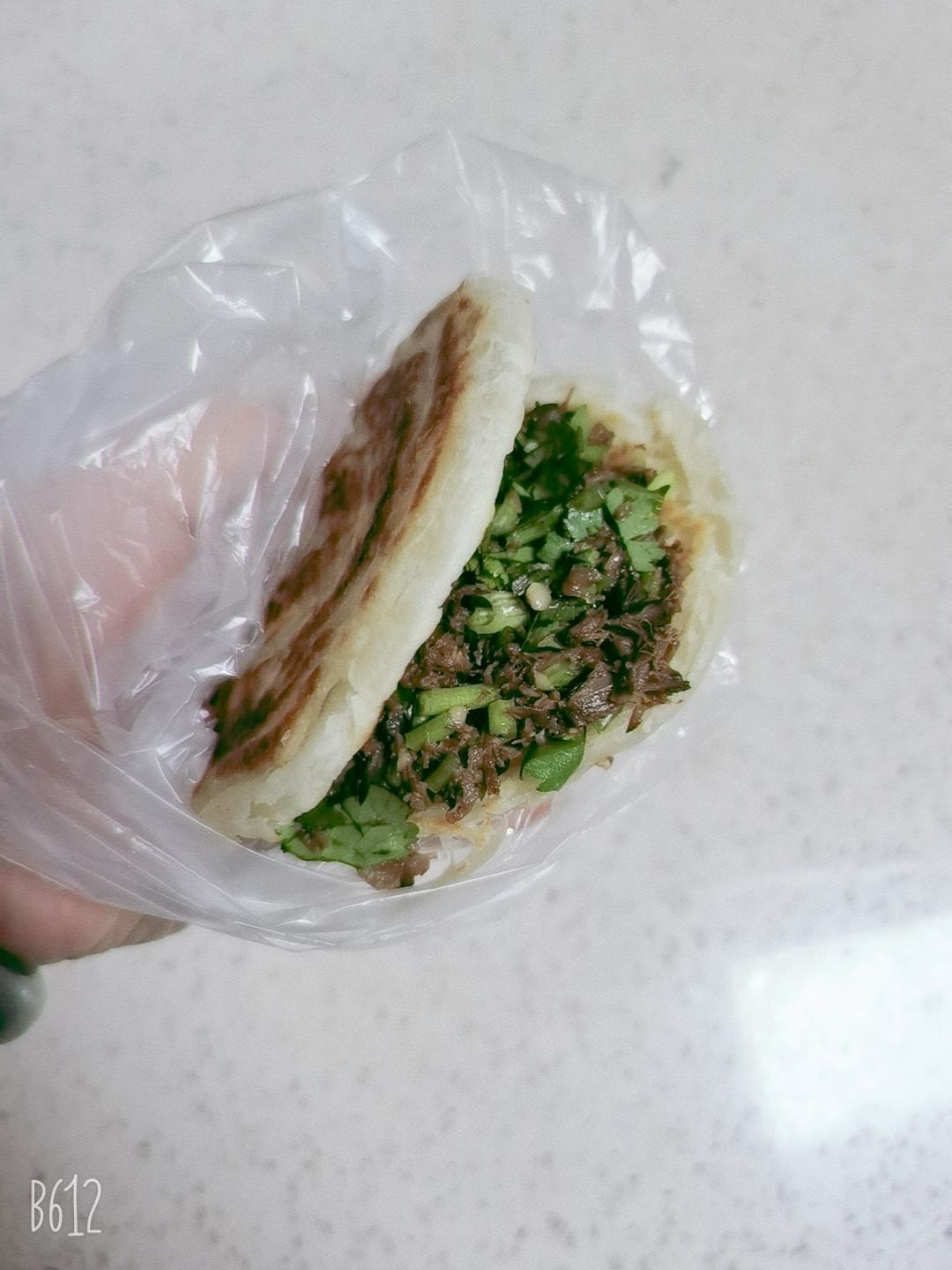 香到流口水‼️手抓饼鸡腿肉夹馍🥙好吃绝了