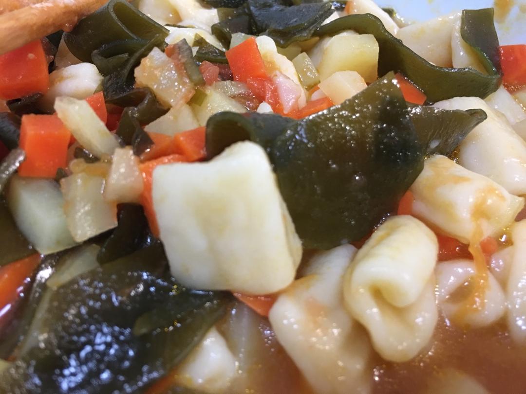 陕西骨汤烩麻食