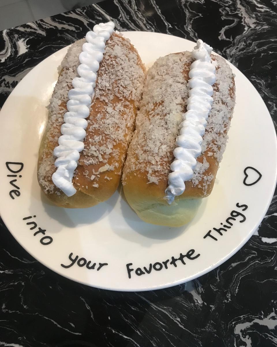 奶油夹心椰蓉面包