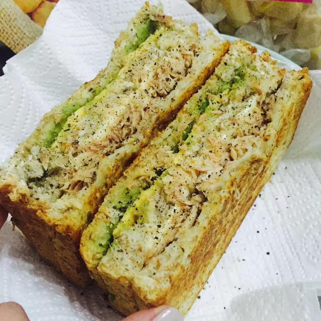 牛油果早餐三明治 Avocado Breakfast Toasted Sandwich