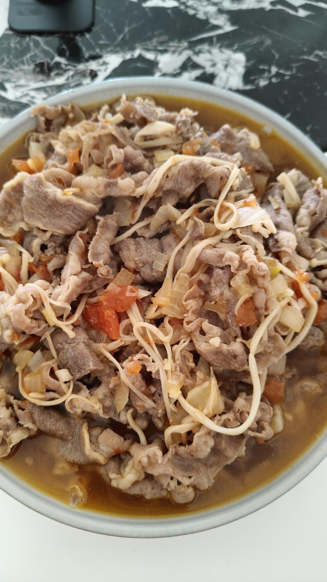 番茄金针菇肥牛(汤浓入味、酸甜适宜)