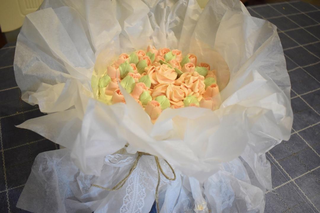 3分钟完成几乎零成本的女神节母亲节花束蛋糕