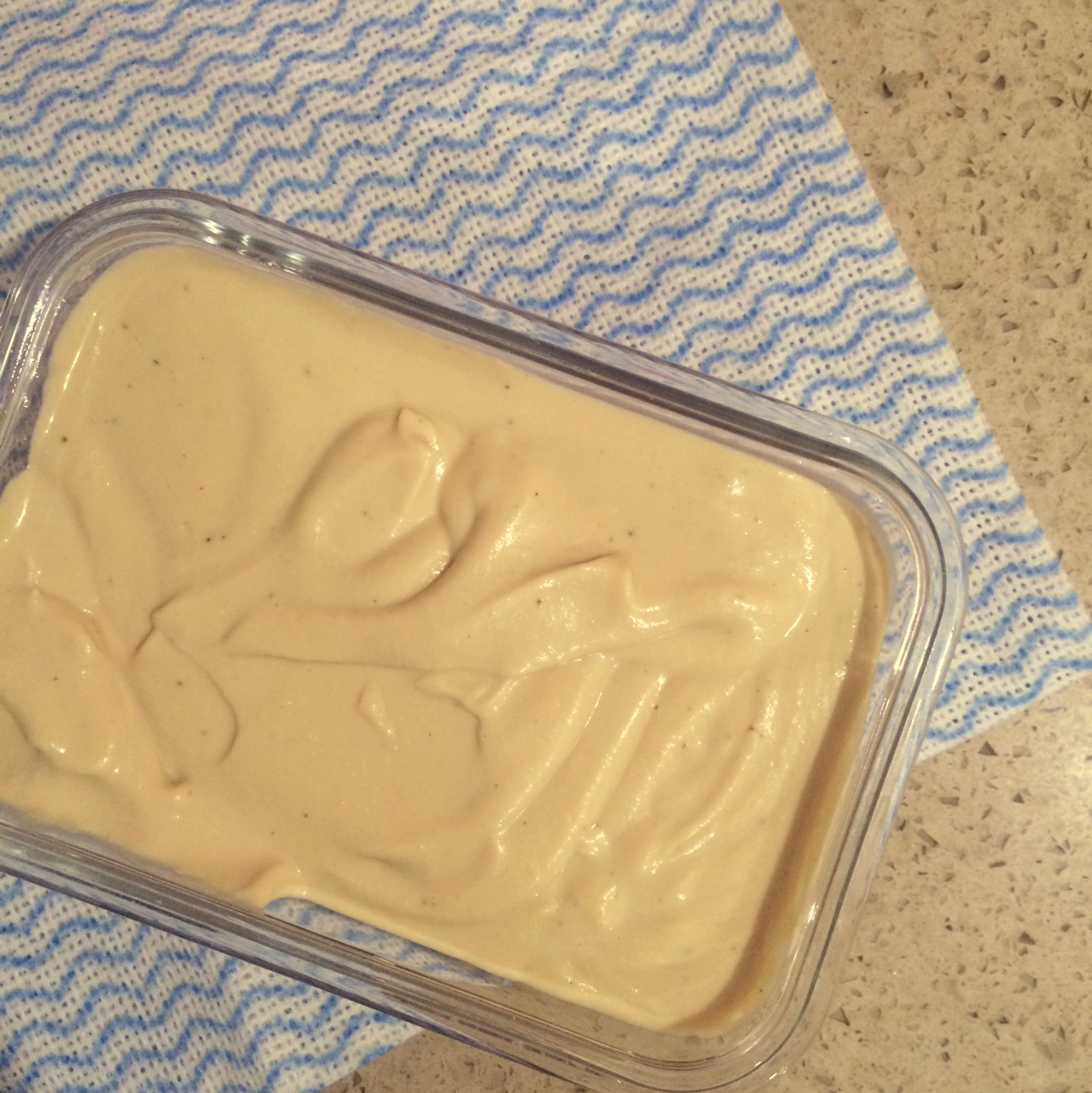 Roasted Garlic Hummus（烤蒜鹰嘴豆泥）