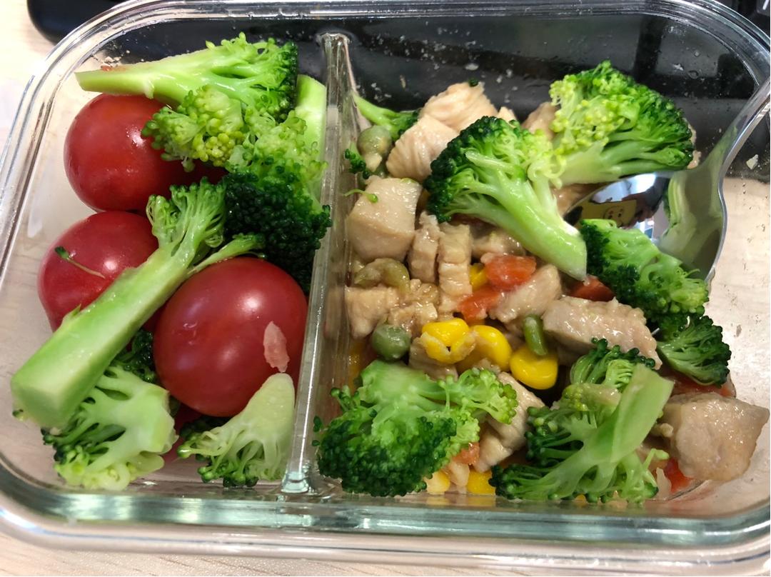 减脂餐！鸡胸肉炒三丁
