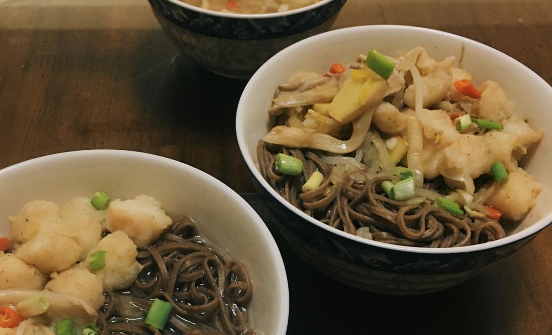 酸菜巴沙鱼荞麦面(无油低脂高蛋白)的做法