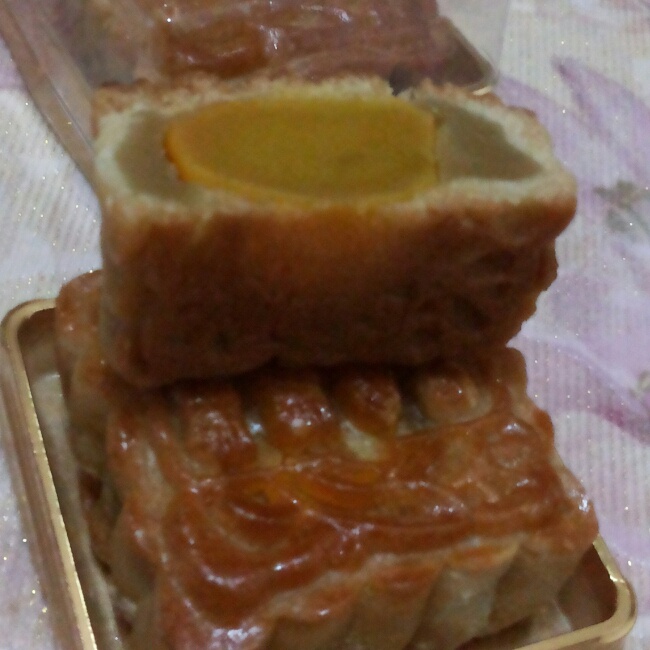 广式月饼——蛋黄莲蓉月饼