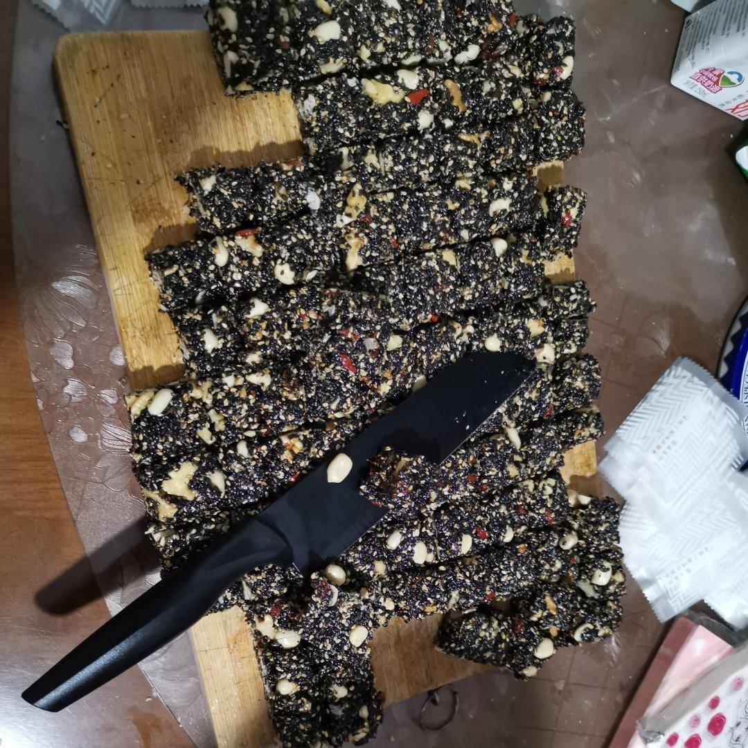 枸杞核桃花生黑芝麻片