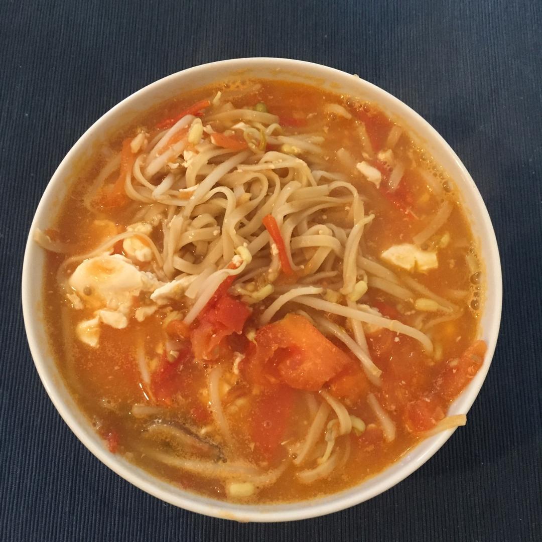 最家常的普通汤面——西红柿鸡蛋龙须面