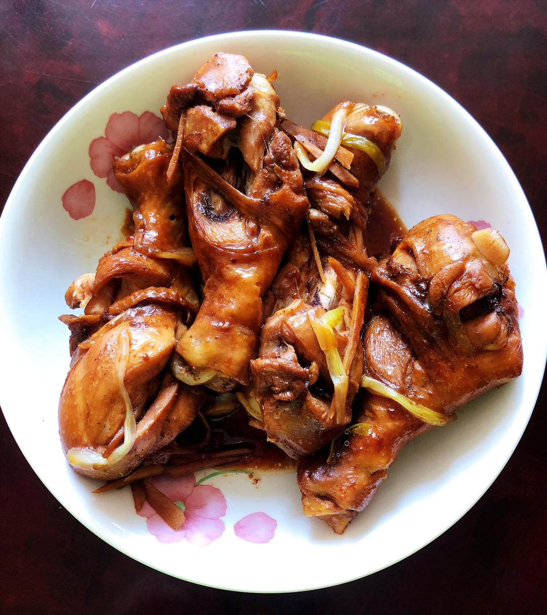 无水无油蒸鸡腿，鲜嫩多汁轻松脱骨