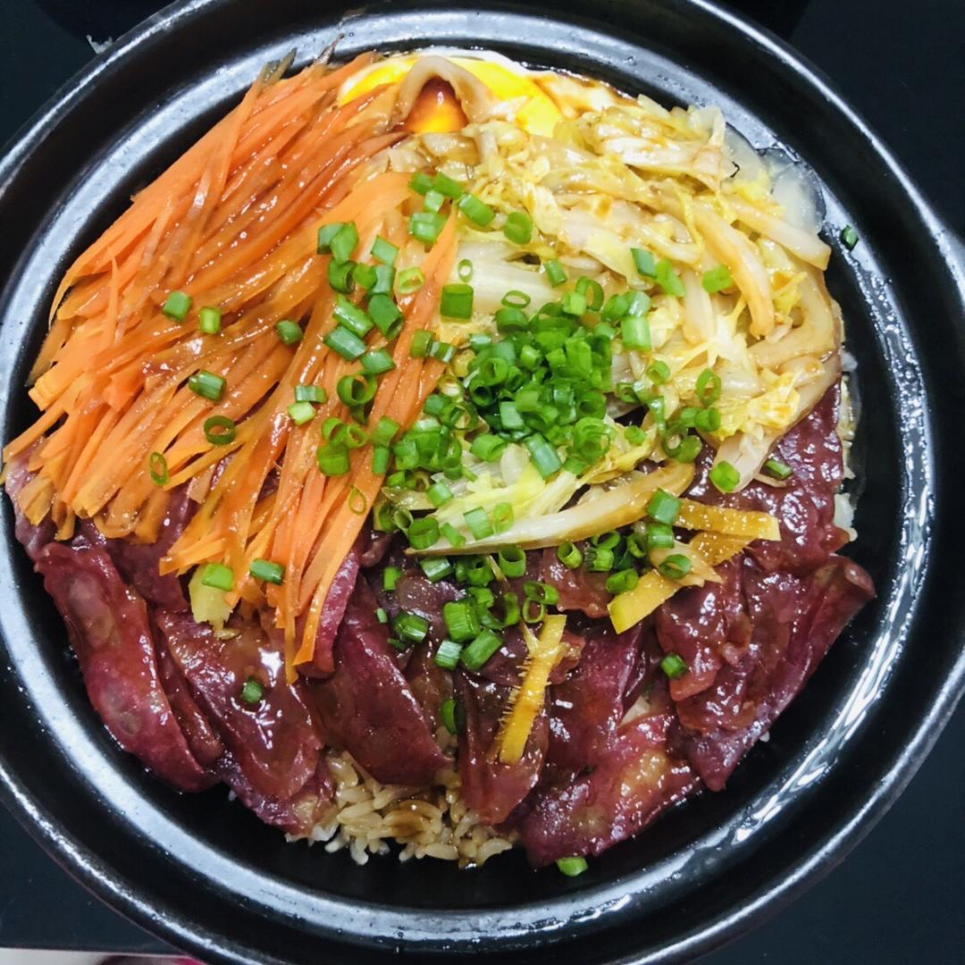 广式腊味煲仔饭