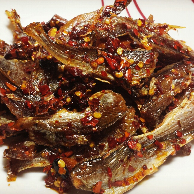 香辣小鱼干