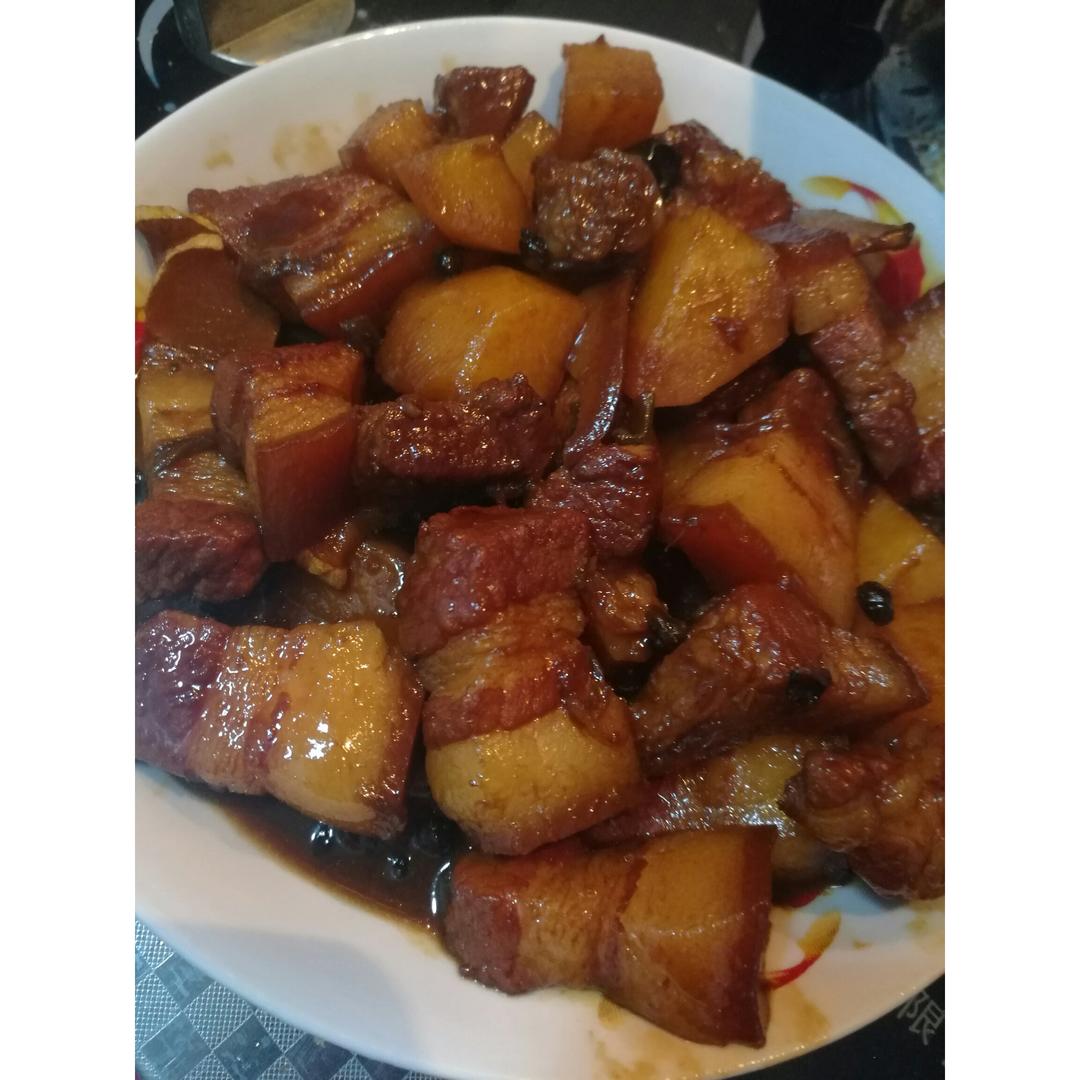 吃着碗里望着锅里的红烧肉