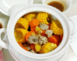 胡萝卜玉米排骨汤煲的做法 步骤4