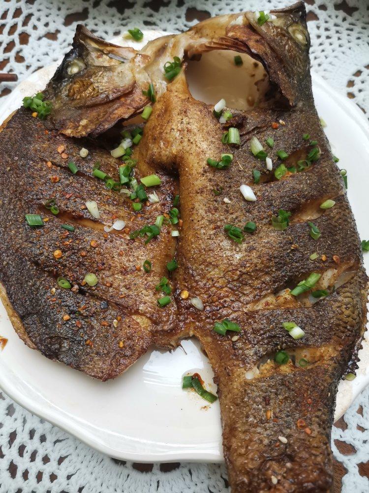 赛琳娜520做的烧烤摊上的烤鱼 烤箱版烤鱼 干烤鱼