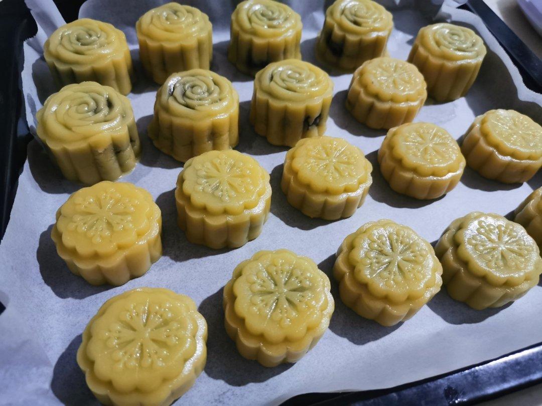 广式豆沙蛋黄月饼