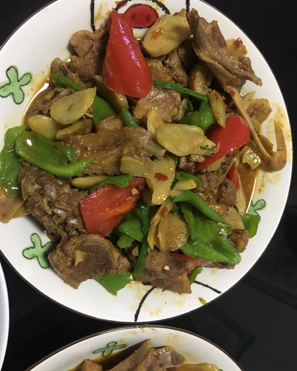 子姜焖鸭煲